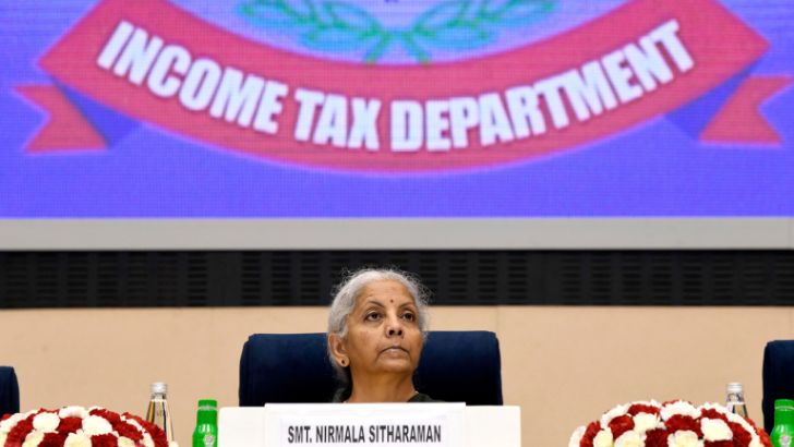 https://salarnews.in/public/uploads/images/newsimages/maannewsimage11082025_161602_Nirmala sitharaman.jpg